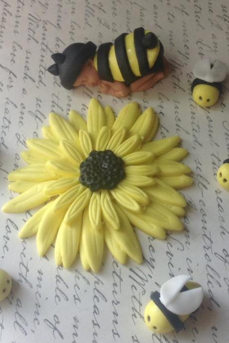 Fondant BABY BEE CAKE Topper Baby shower first Birthday Party Decorations Bumble Bee Cake